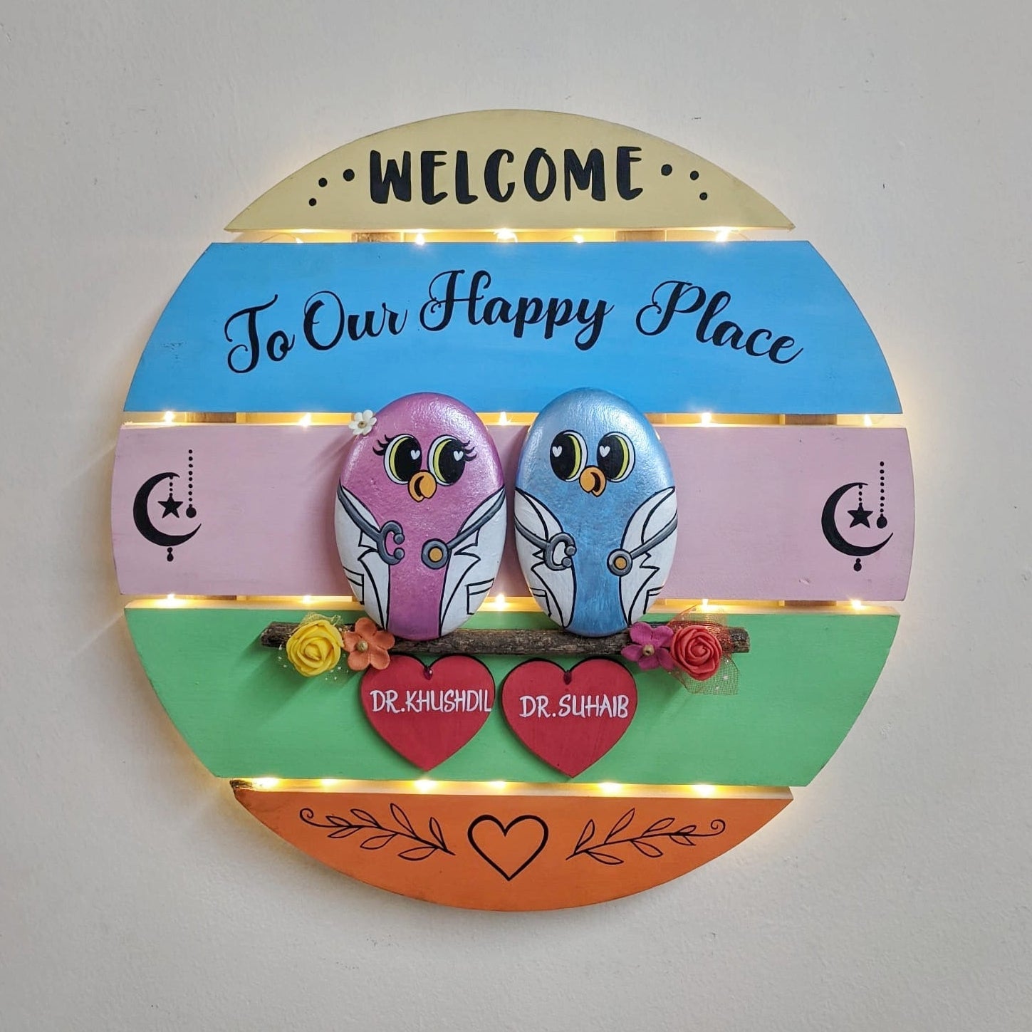 Premium handcrafted pebble with intricate artwork – perfect for gifts and interiors.