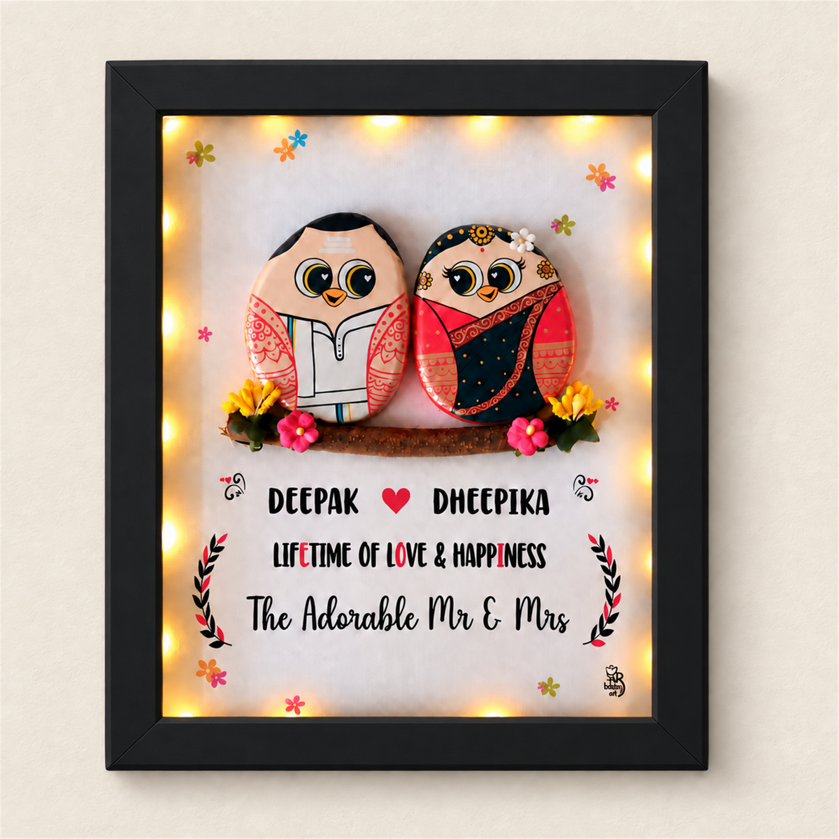 Ultra Cute Couple in Traditional Design - black frame