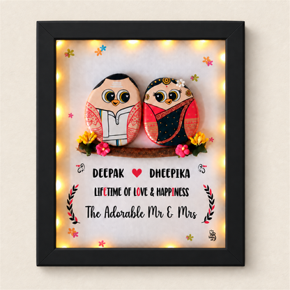 Ultra Cute Couple in Traditional Design - black frame