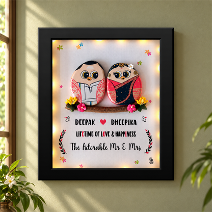 Ultra Cute Couple in Traditional Design - black frame